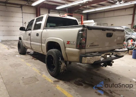 2005 Chevrolet Silverado 1500 Z71 z USA, uszkodzony, nr VIN 2GCEK13T151131056